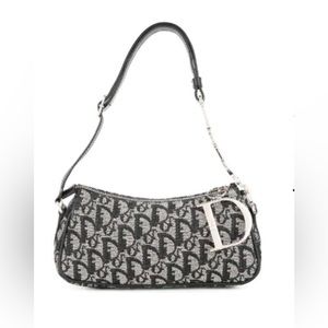 No longer available. Dior Trotter shoulder bag. Silver hardware.